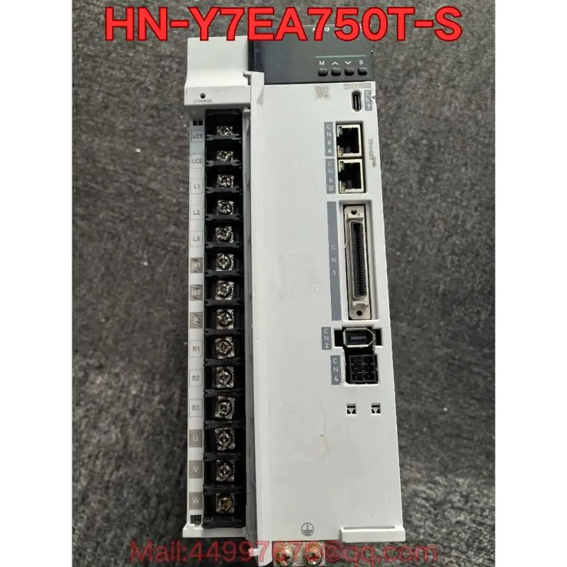 

Бывший в употреблении тест функции сервопривода HN-Y7EA750T-S нормально