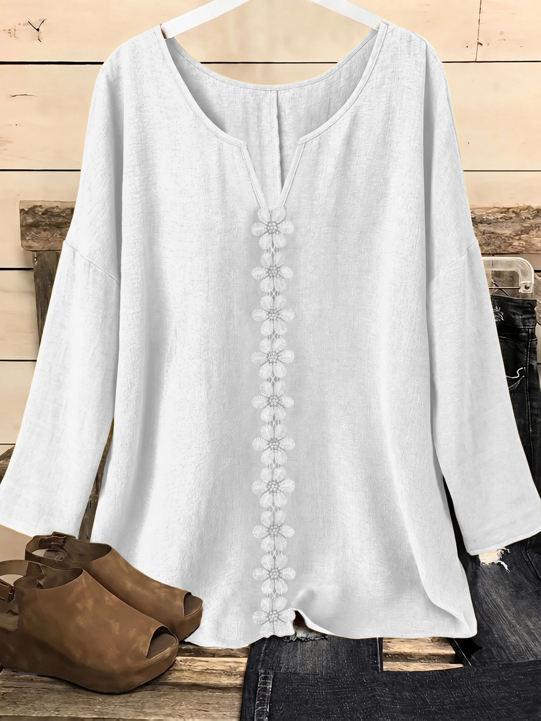 Stilvolles Plus-Size-Damenoberteil mit elegantem Blumendetail für mühelosen Komfort – Detail 7