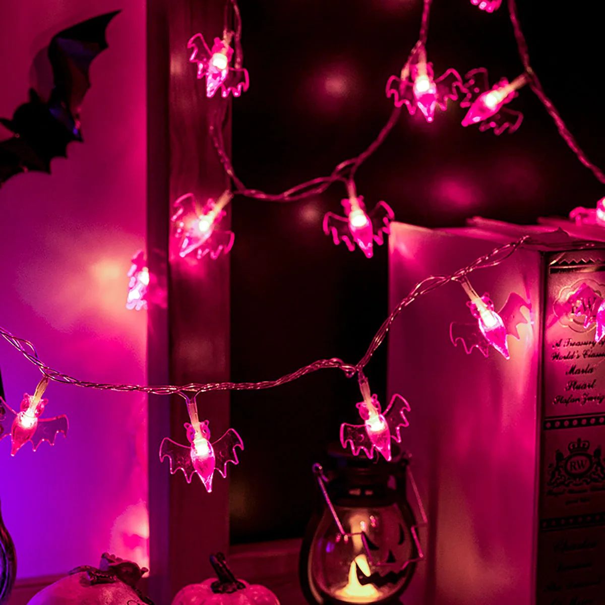 할로윈 보라색 박쥐 랜턴 문자열 공포 요소 배열 분위기 LED 다채로운 조명 유령 축제 장식으로 가득 차 있음