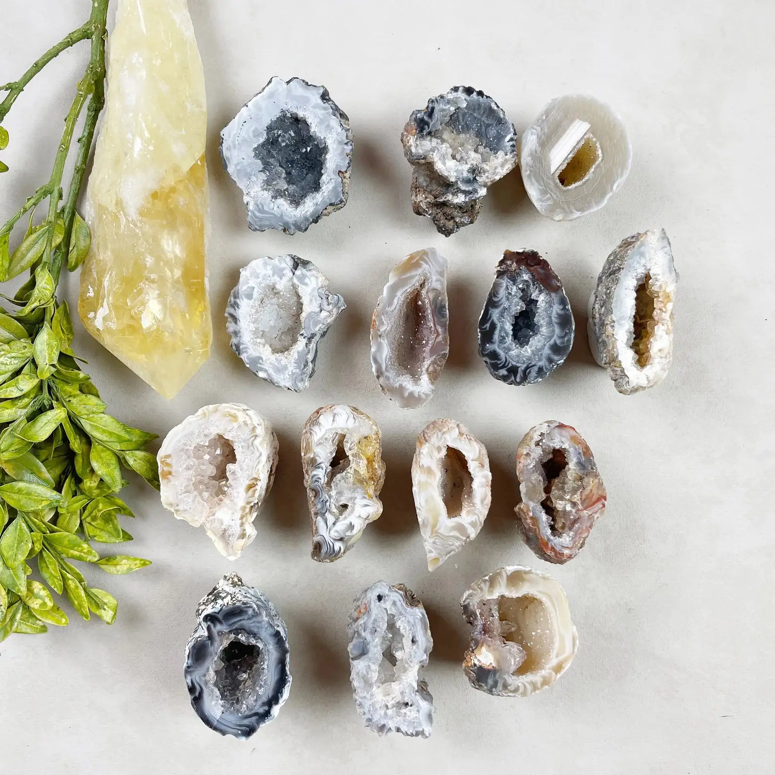 1pc Natural Agate Druzy Geode ,Perfect for Home Collection & Gift for Valentine's Day and Holidays