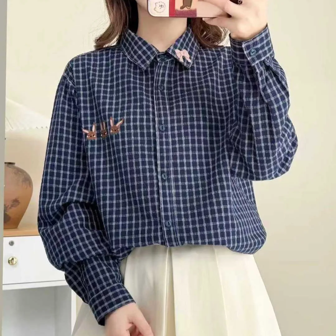 

Японская винтажная рубашка в клетку с вышивкой кота в стиле Mori Girl, женская, весенняя, новая, с отложным воротником, длинным рукавом, повседневная, свободная блузка