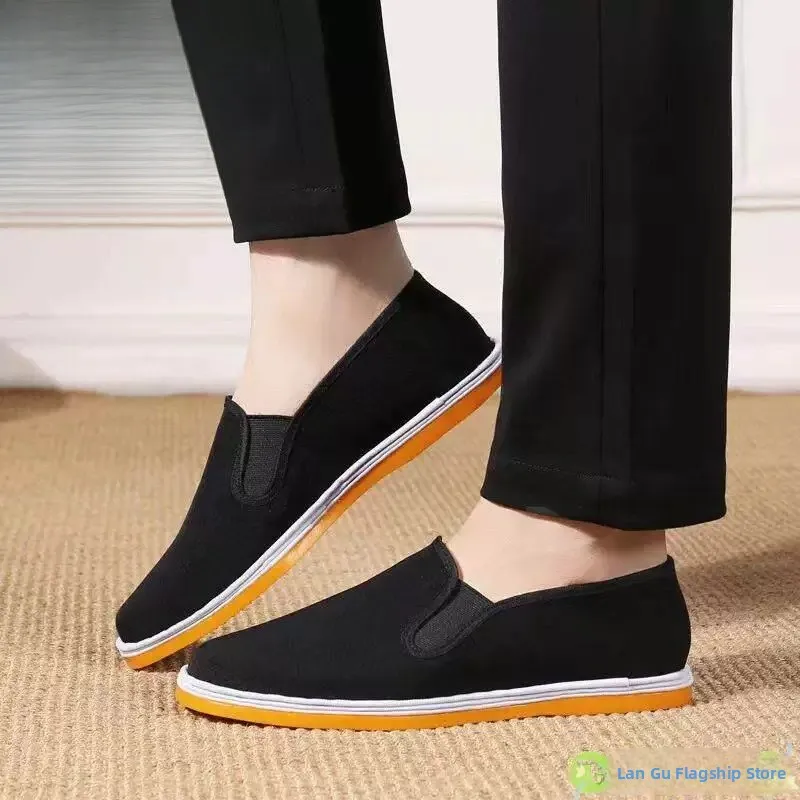 Men's Casual Slip-On Shoes Soft Bottom Anti-Slip Breathable Dad Comfortable Flat Heel round Toe Plain Color Chinese Style