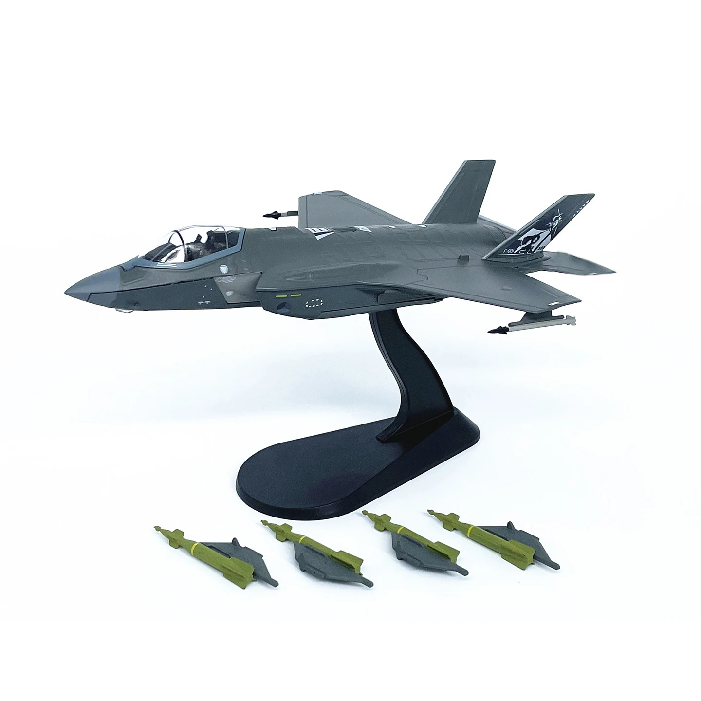 1-72-wltk-us-f-35a-stealth-fighter-model-flight-attitude-static-finished-model