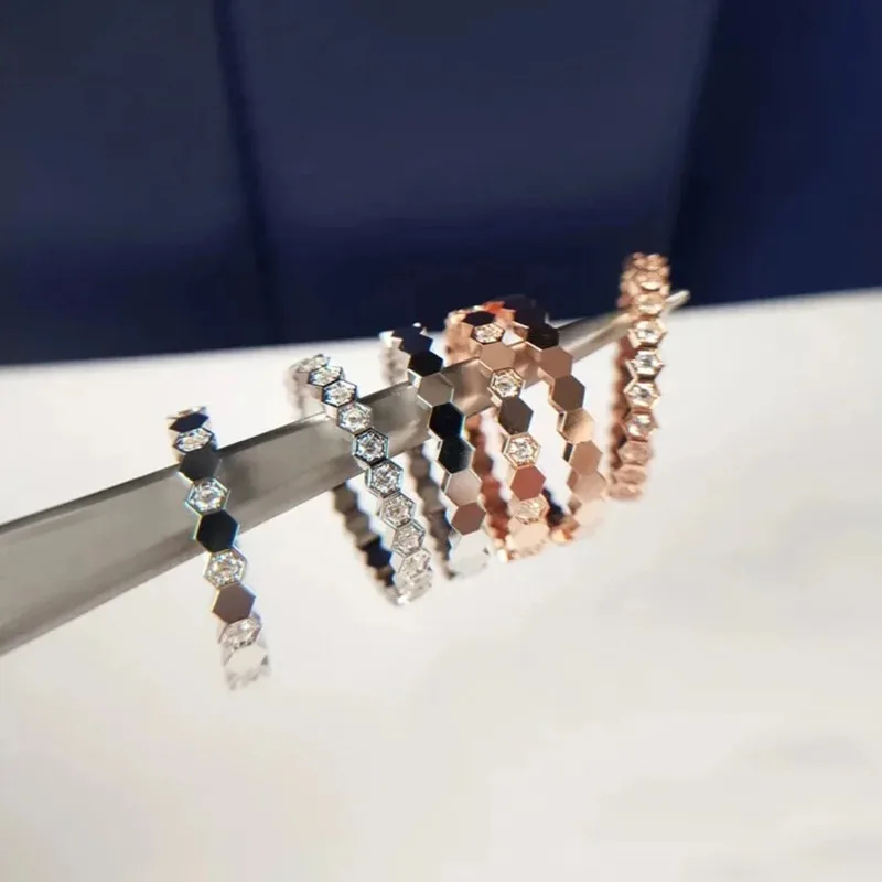 أنيلو دي باريجا دي بانال دي بلاتا دي لي 925 – مودا، فييستا إكسويتا و ريجالو دي كومبليانوس #2