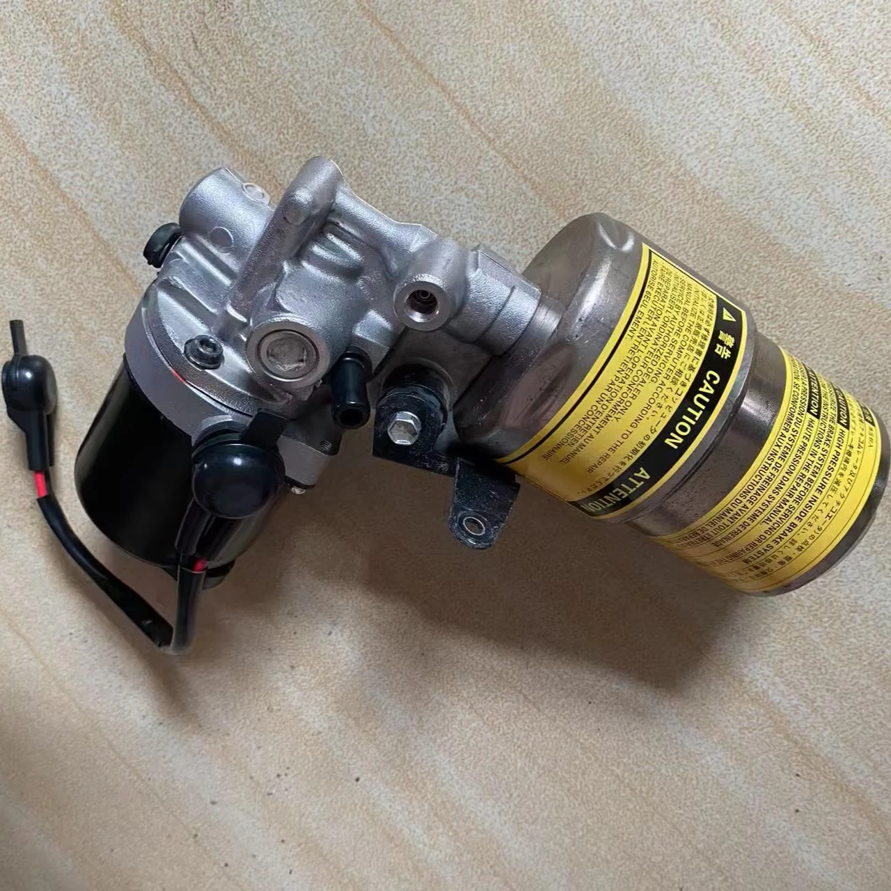 

Original Mitsubishi Pajero V77 V78 V73 Auto Brake Parts Brake Pump Motor Master Cylinder Used for ABS Pump Models V93 V97 V75