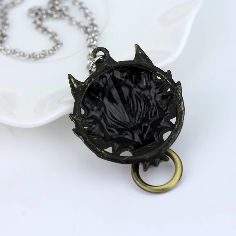Vintage FF8 Final Fantasy VIII Necklace Sleeping Lion Heart