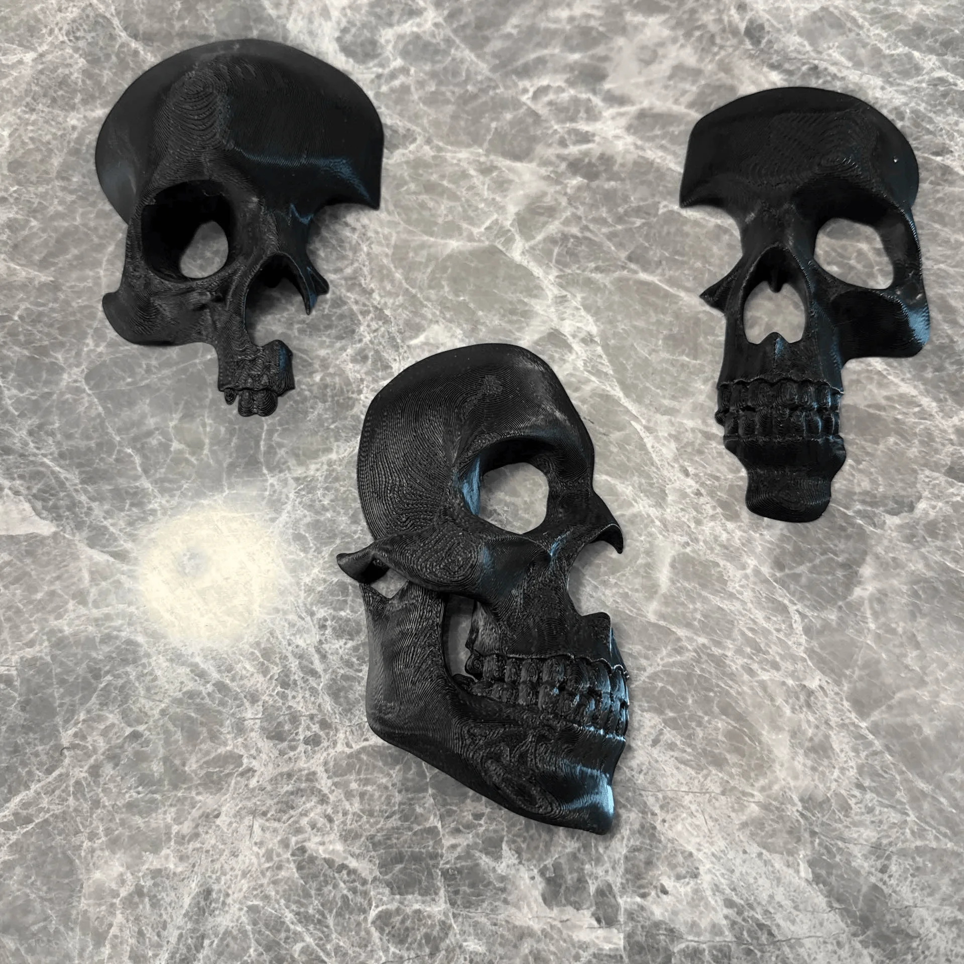 3‑Piece Set 3D‑Printed Skull Wall Decor, Hollow Half‑Face Skull Wall Hanging Ornaments, Gothic‑Style Horror Wall Art Sculptures