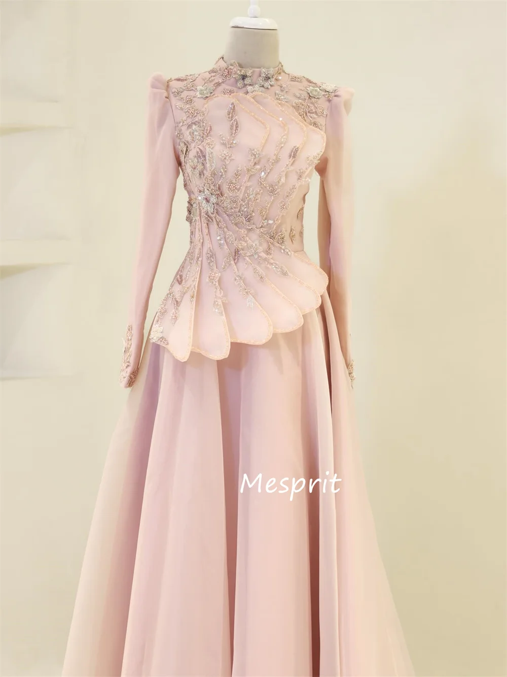 Customized Elegant Pleat Sequined Pattern A-line High Collar Long Luxury Party Celebrity Dresses Fashion Exquisite
