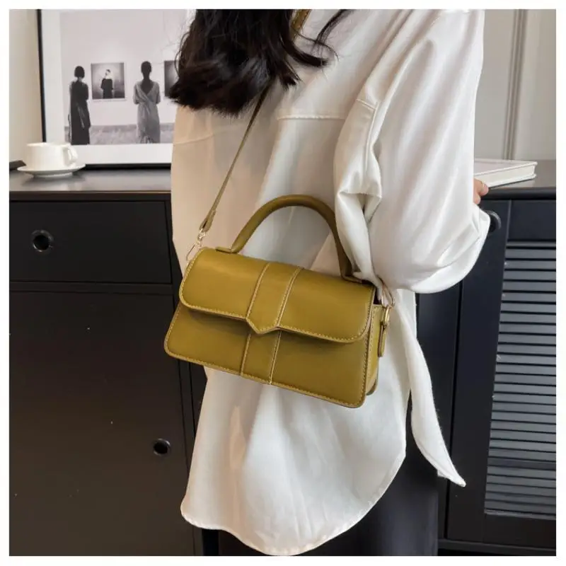 Senior sense niche design shoulder bag Summer new niche crossbody bag with retro hand bag small square bag