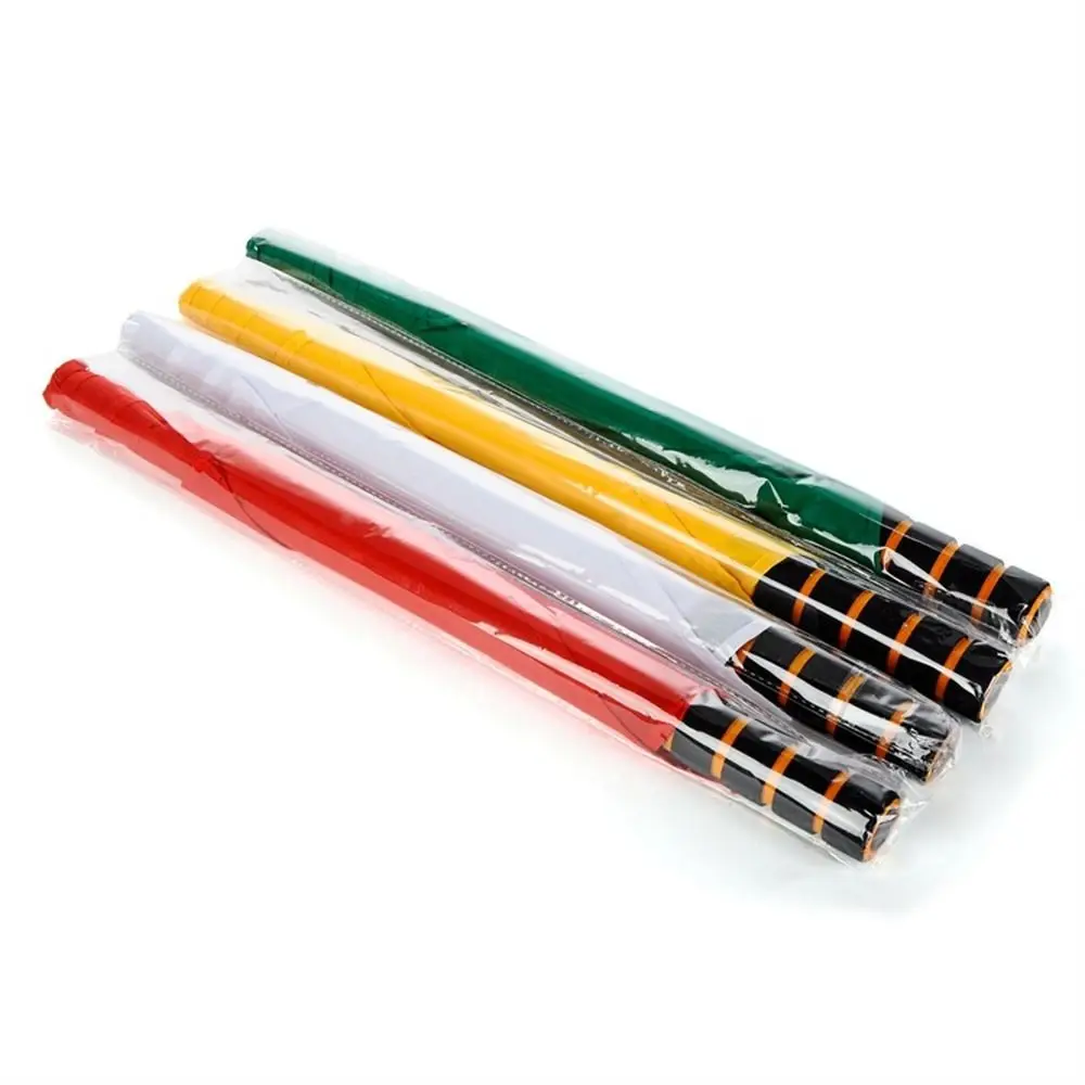 

Красный, белый, желтый флаг футбольного рефери. Привлекательные легкие флаги линейного человека. Флаги с губчатой ручкой. Сигнальный флаг для соревнований.