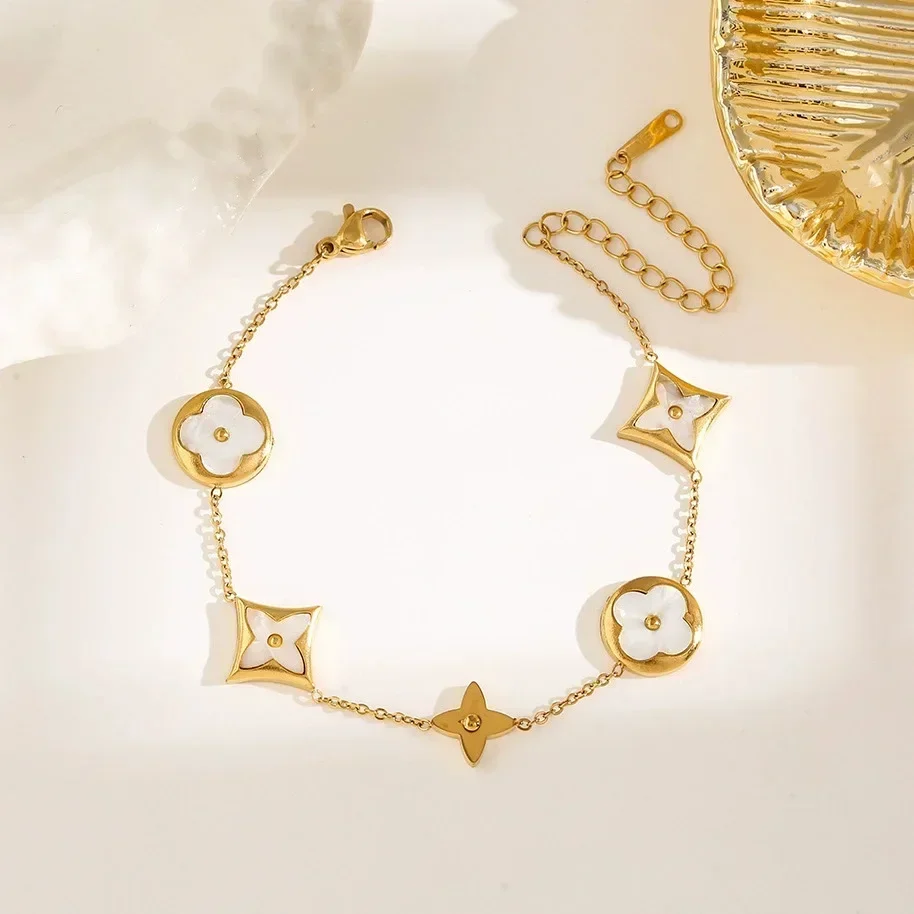 1012025신제품 티타늄 스틸 변색없는 네잎클로버 팔찌, 맞춤형 인터넷 인기 쉘 오화 장신구