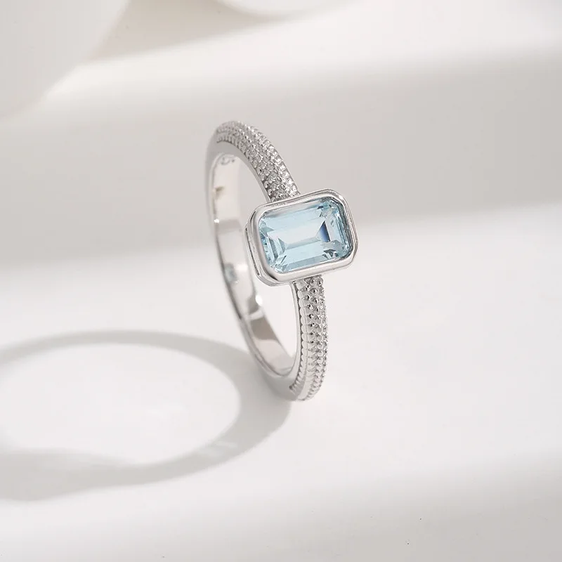 

Luxury Solid Platinum PT950 Women's rectangular 5*7mm light blue Moissanite diamond ring