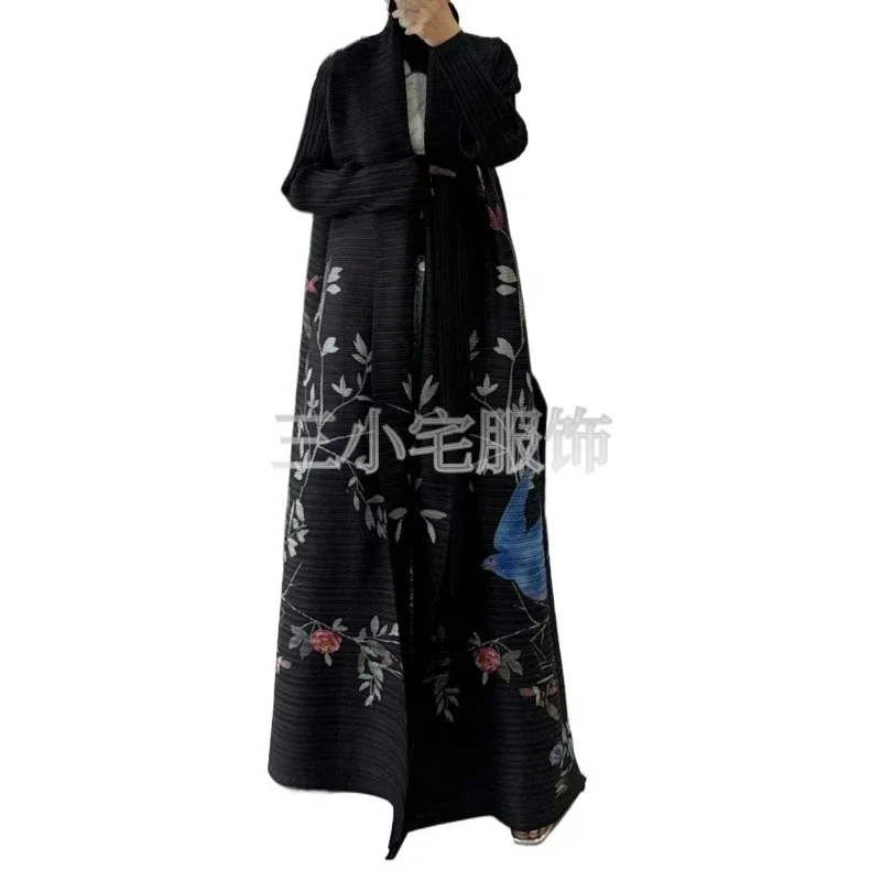 pleats Pleated Autumn and Winter New Women's Long Coat, Retro Printed Lapel, Long Sleeved Black Abaya Fashion Festival Clothing