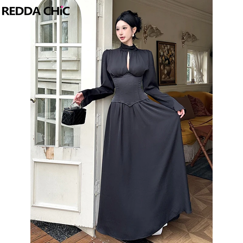 Комплект женской одежды ReddaChic: черное атласное платье макси с вырезами, воротником-стойкой, расклешенными рукавами и эффектом сборки, в готическом стиле