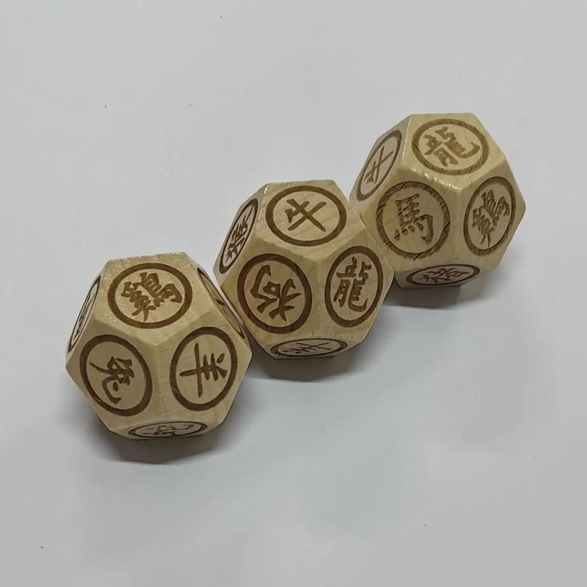 12-Sided Wooden Chinese Zodiac Dice Set, Natural Wood Engraved Fortune Dice for Tabletop Games, Party Props, Divination Toys,