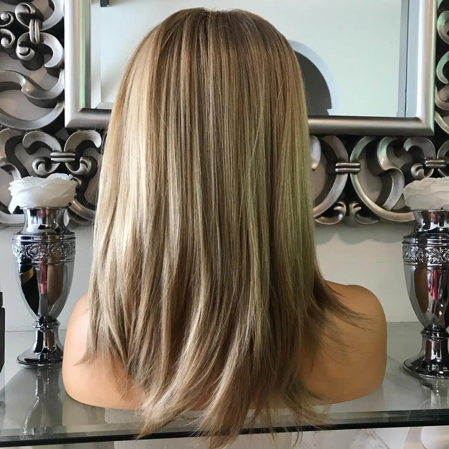 Perruques synthétiques de haute qualité, perruques en dentelle superposées mi-longues, perruque Lace Front Wig ondulée douce et brune blonde de haute densité