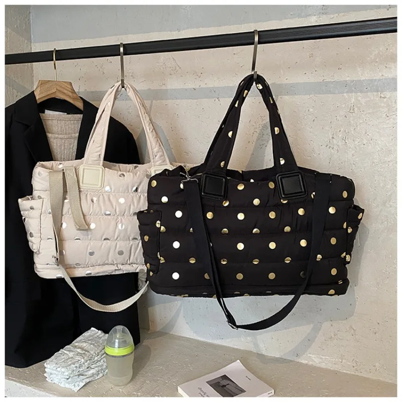 

Korean Casual Style Tote Diaper Bag for Women Large Capacity Convertible Shoulder Bag Stroller Hanger Fashionable Mom Bag