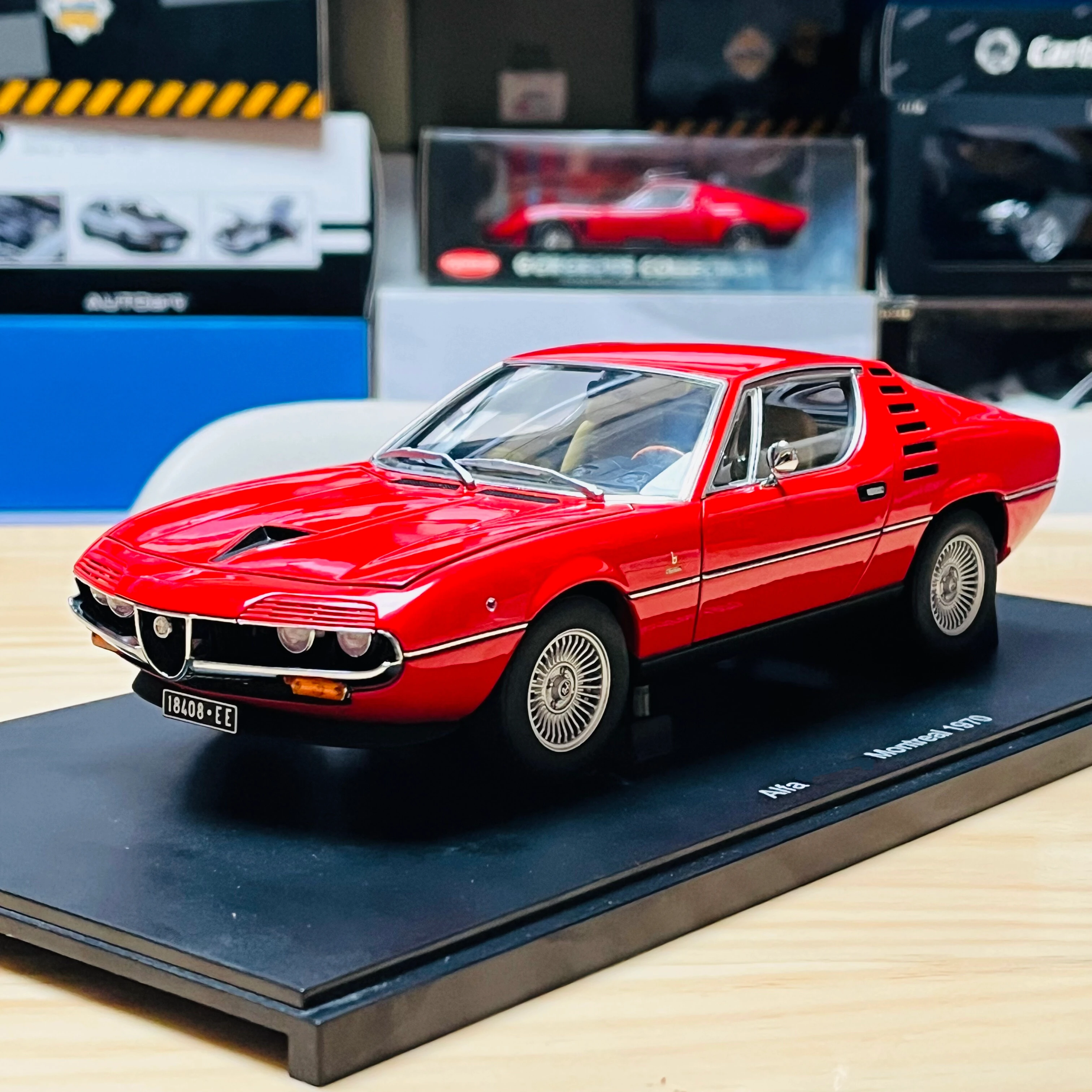 

Autoart 1:18 Alfa Montreal 1970 Simulation Limited Edition All Open Alloy Metal Static Car Model Toy Gift