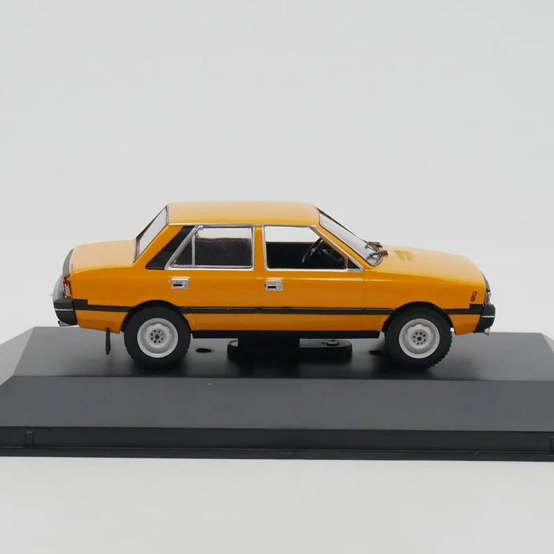 Ixo 1:43 FSO POLONEZ Sedan Prototyp Diecas Car Model Metal Toy Vehicle Alloy Collection Gifts