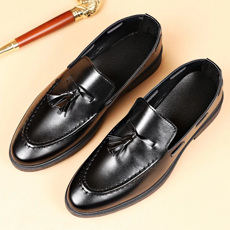 

Men's Casual Leather Shoes Elegant Tassels Men Dress Shoes Pointed Toe Loafers Light Moccasins Big Size Party Wedding Shoes Male