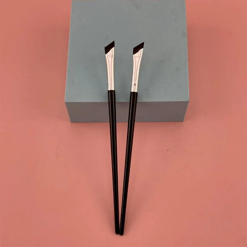 메이크업 브러쉬 แปรงเขียนคิ้ว แปรงอายไลเนอร์ใบมีด แปรงแนวนอนขนาดเล็กแบบพกพาใต้เปลือกตาถึงแปรงไหมพรม