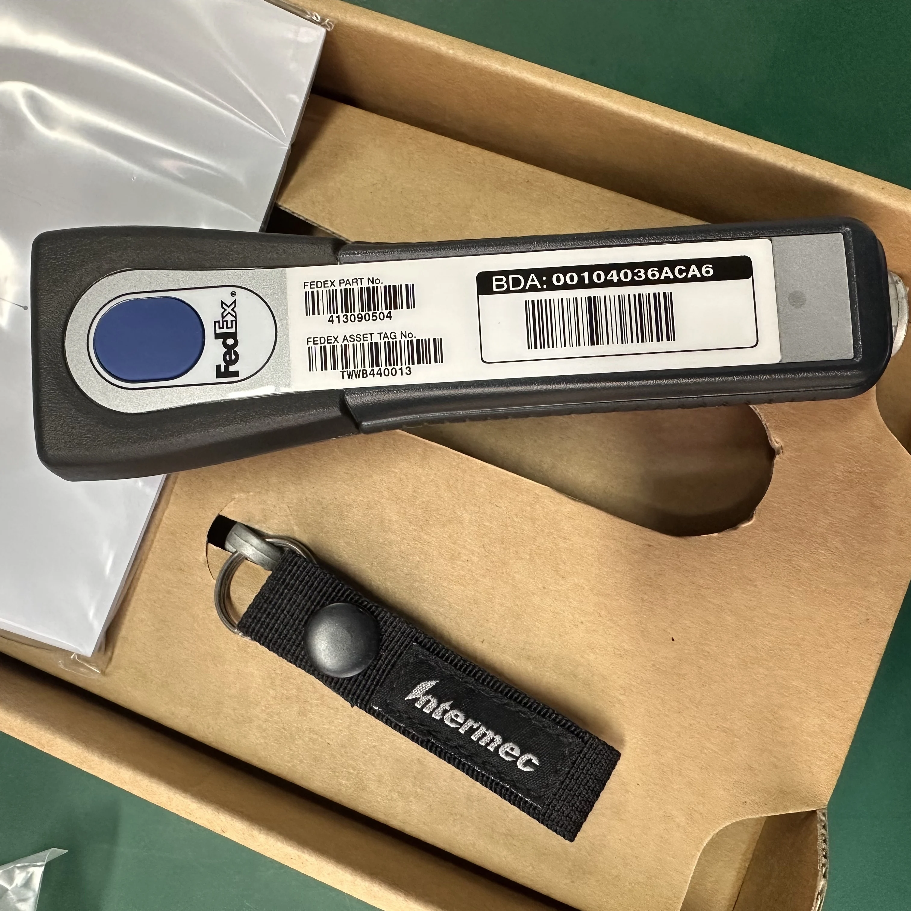 العلامة التجارية الجديدة Intermec SF51 لـ FEDEX 1D ماسح الباركود بالليزر SF51D02H50 مع البطارية