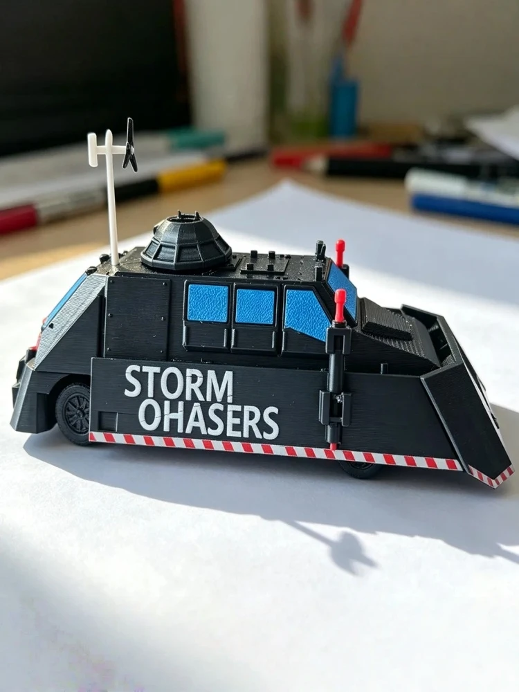 Dostępny od ręki model pojazdu Delt Stor TIV2 Tornado Interceptor, ruchomy i podnoszony, symulacja pościgu Stor, kolekcjonerskie zabawki. — 2