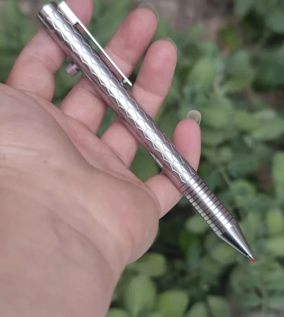 1 Piece  TItanium Allloy Loong  Scales  Pen with Chengguang G5 Refill