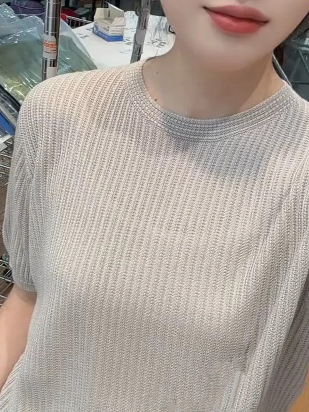 

Gray round Neck Short Sleeve Knitted Sweater Women's Loose Fit Casual Summer New Style Slimming Top Versatile Simple Design