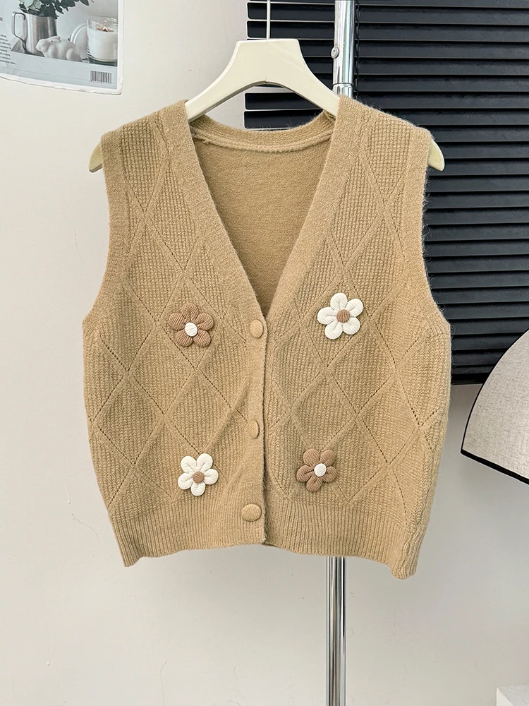 Gaganight Women Sweet Three dimensional Flower Diamond Shaped Sleeveless Vest 2024 Women's Summer New Single Breasted V neck Top