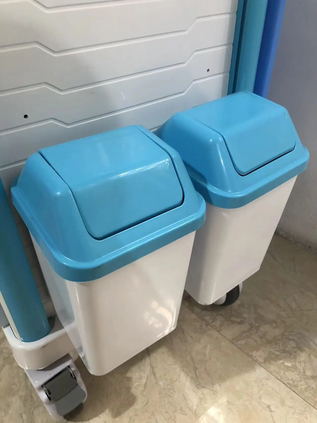 Hospital Clinic Patient Room Furniture with IV Drip Stand ABS Medicine Cart Emergency Trolley