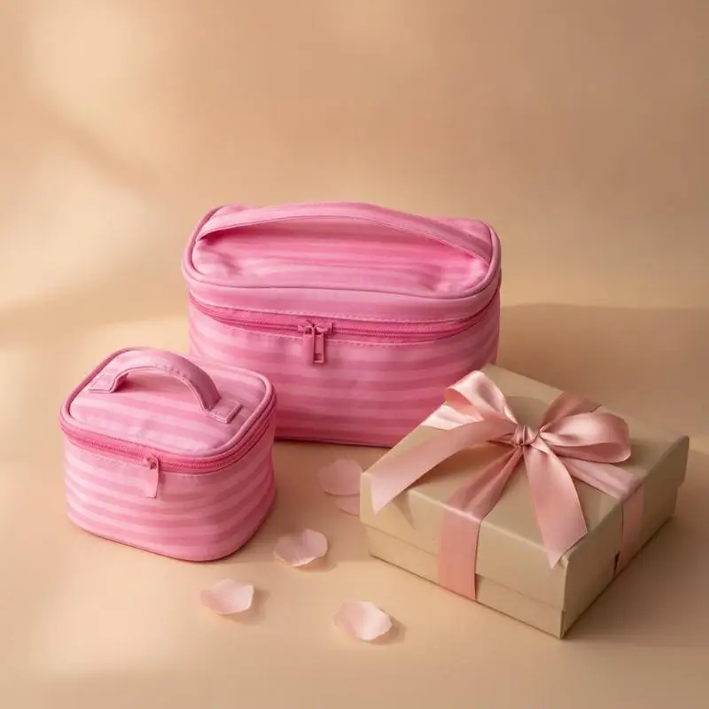 Rosa gestreifter, geräumiger, tragbarer Reise-Make-up-Beutel mit Spiegel, Handtasche für Kosmetikartikel, Geschenk für Frauen. – Detail 2