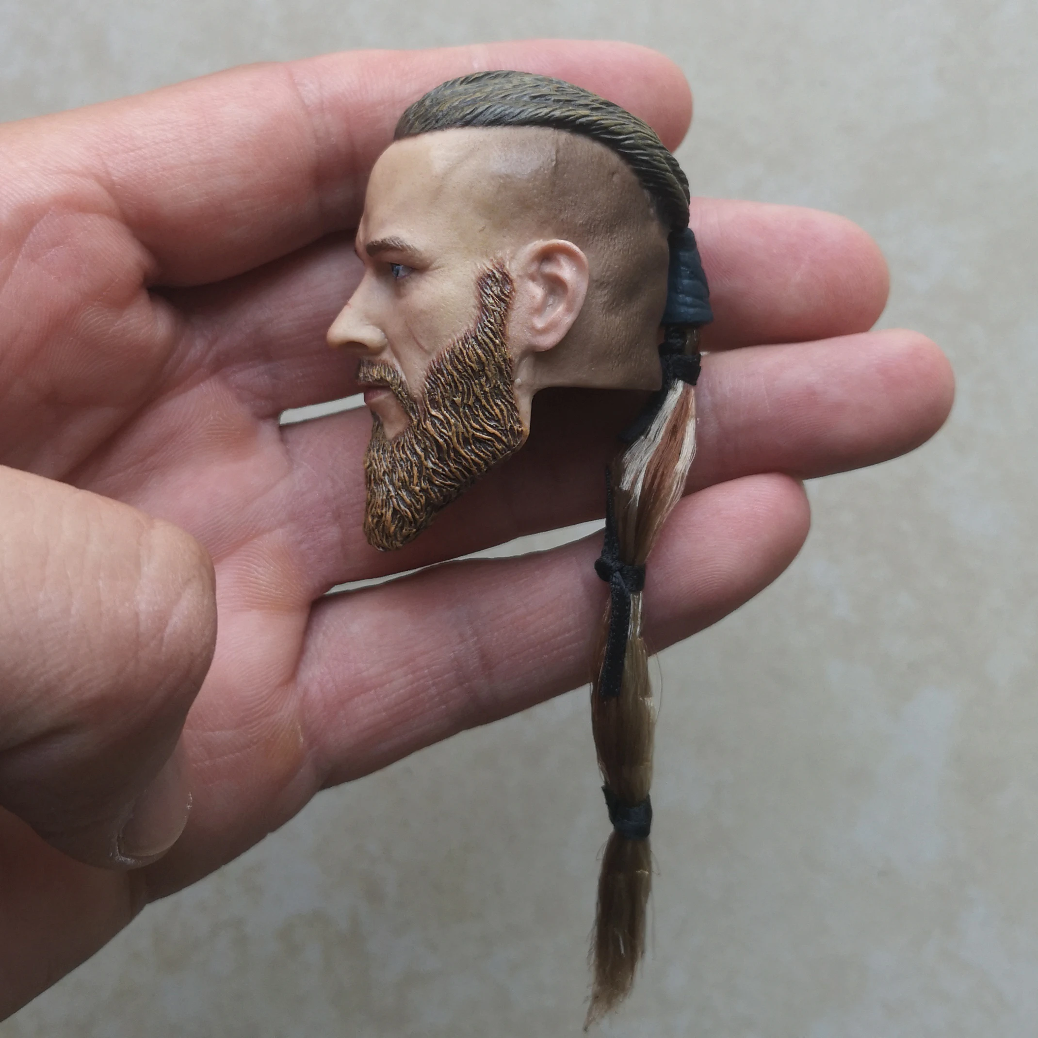 1/6 Wikinger männlicher Kopfskulptur mit Zopf Wikinger Militär antikes Thema Kopfschnitzmodell für 12" Actionfigurenkörper