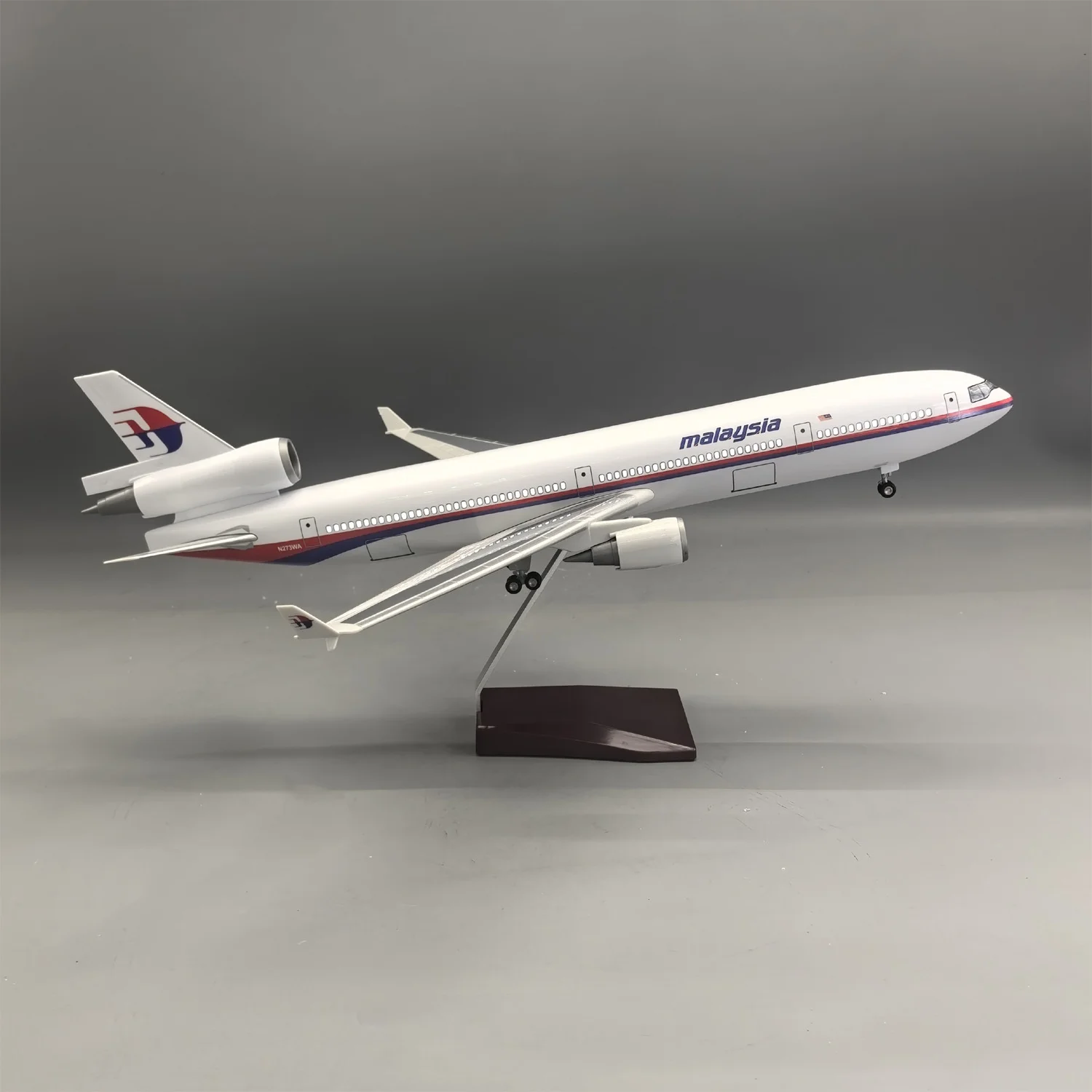 

1/130 scale Airplane Model Malaysia MD-11 Diecast Resin With Wheels Landing Gears Light(Touch or Sound Control) Toy planes