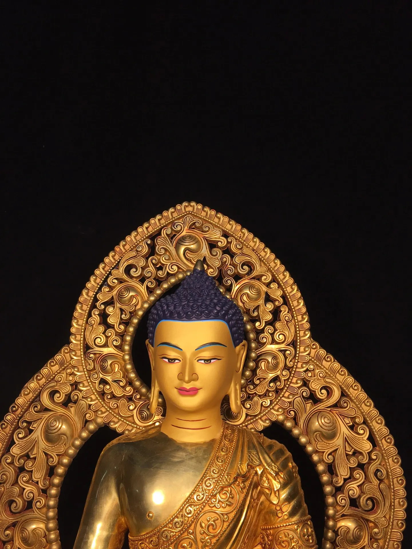

20"Tibetan Temple Collection Old Bronze Gilded Painted Face Shakyamuni Parinirvana Backlight Sitting Buddha Worship Hall