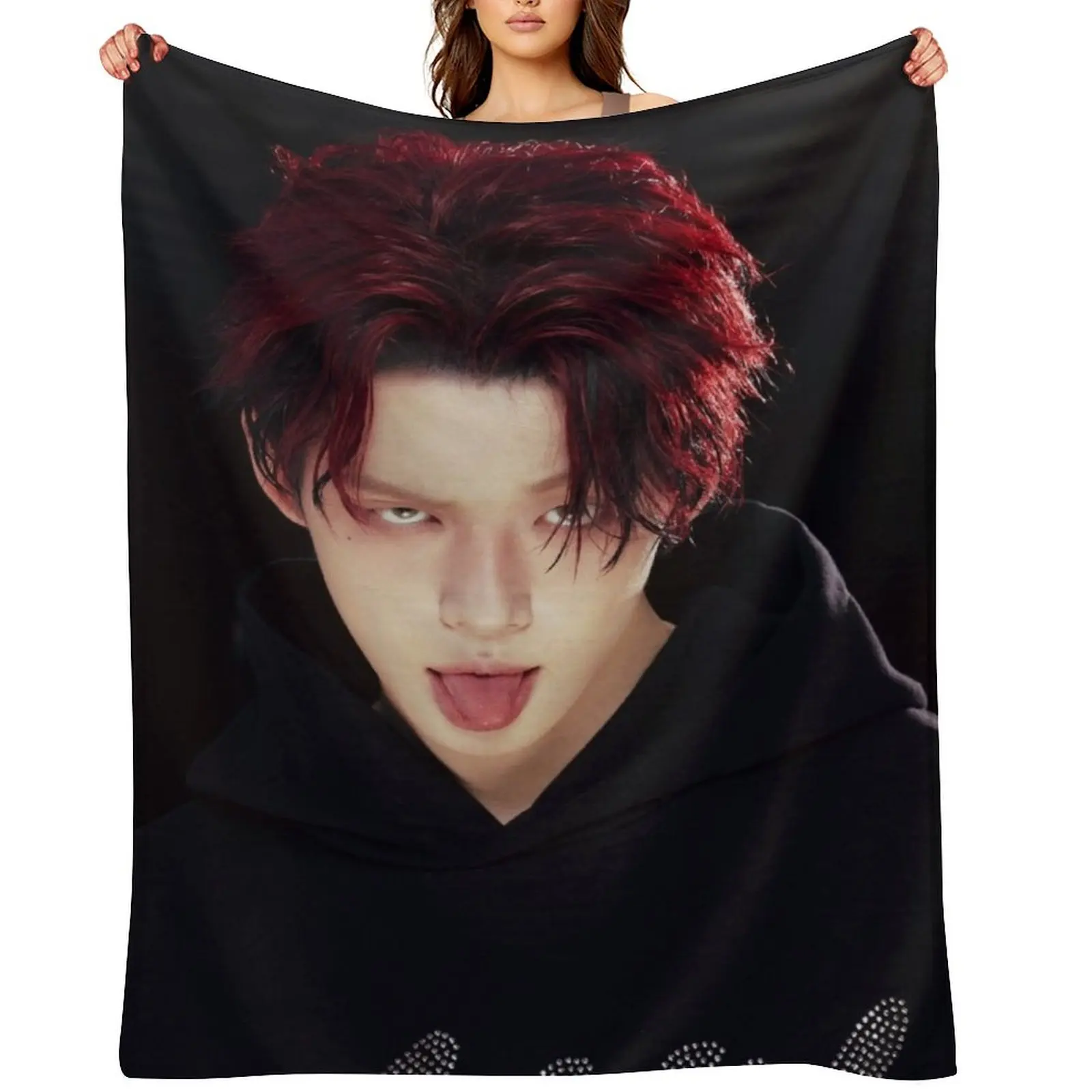

YEONJUN GGUM Throw Blanket anime manga Hair Blankets For Bed Blankets