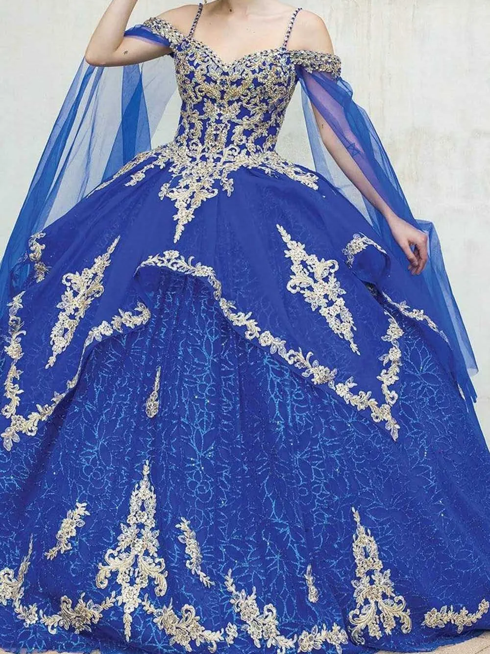 

2023 New Shine Blue Cheap Quinceanera Dresses Ball Gown Off The Shoulder Organza With Applique Tiered For Sweet 16 Dresses