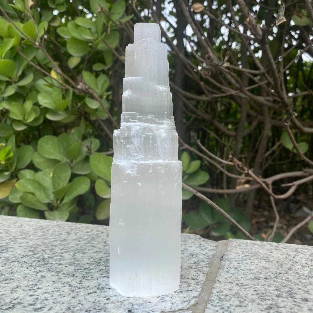 

20 cm Transparent White Selenite Tower Gypsum Stone Quartz Crystal Tower Shaped Power Gift Relaxation Reiki healing Decoratio