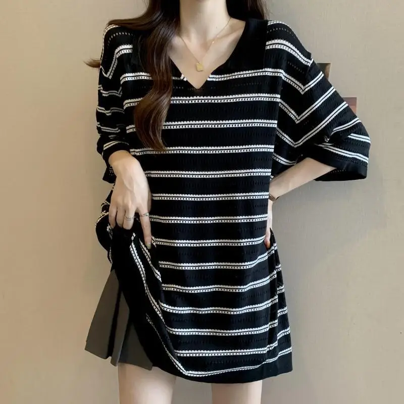 

Модные вязаные полосатые футболки с лацканами, женская одежда, новинка лета 2025 года, свободные повседневные топы, футболка в консервативном стиле