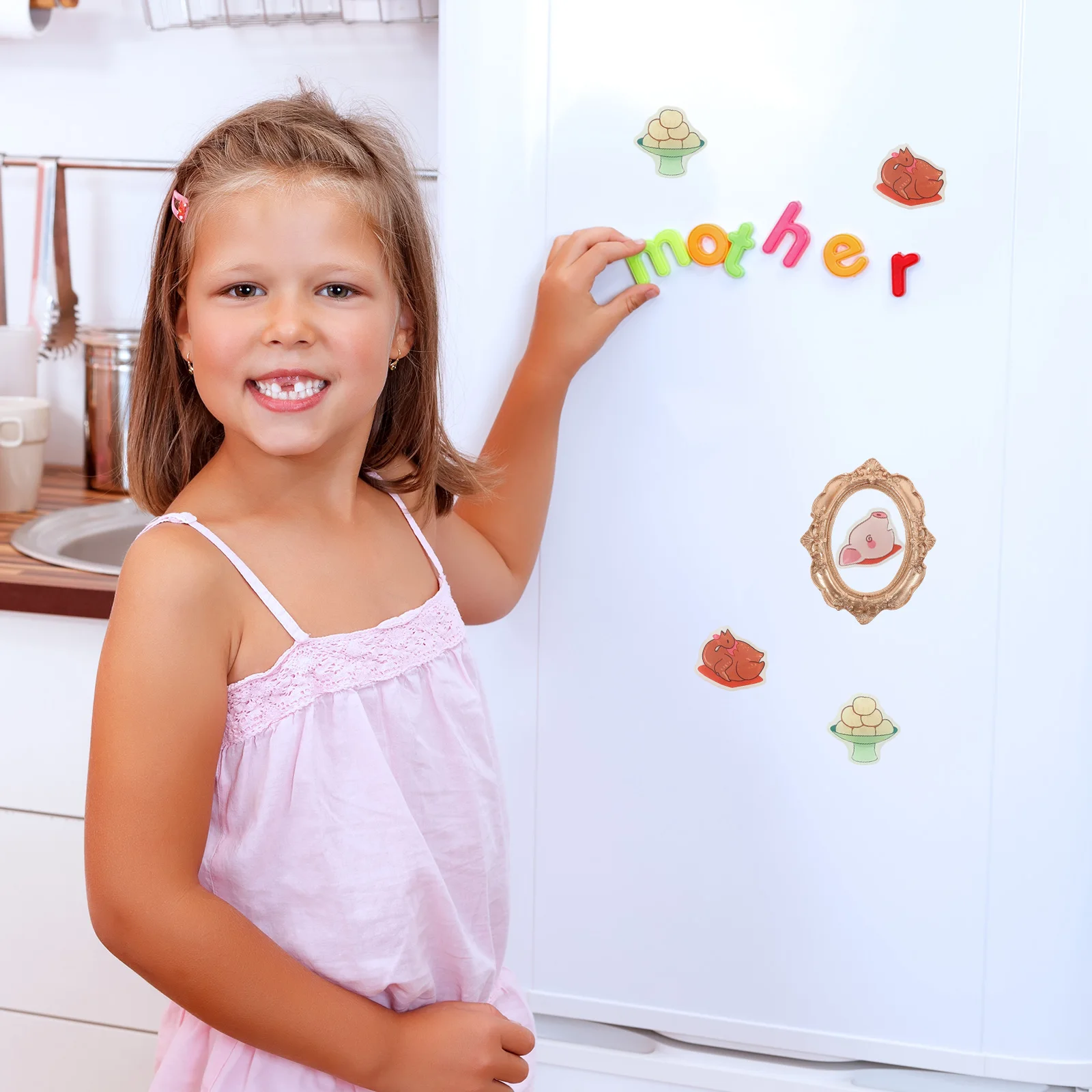 

1 Pc Relief Photo Frame Fridge Magnet Vintage European Mini Picture Frames Retro Decorative Stickers Tiny Oval Frame Magnet