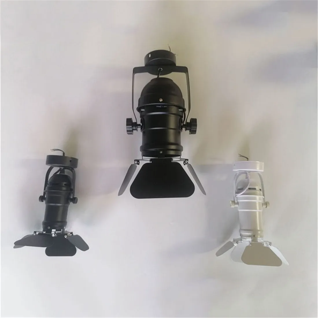 Luz de pista Led Vintage barndoor, lámpara de pista COB de 5w, iluminación de tienda de ropa, focos LED con deflector ajustable, blanco y negro