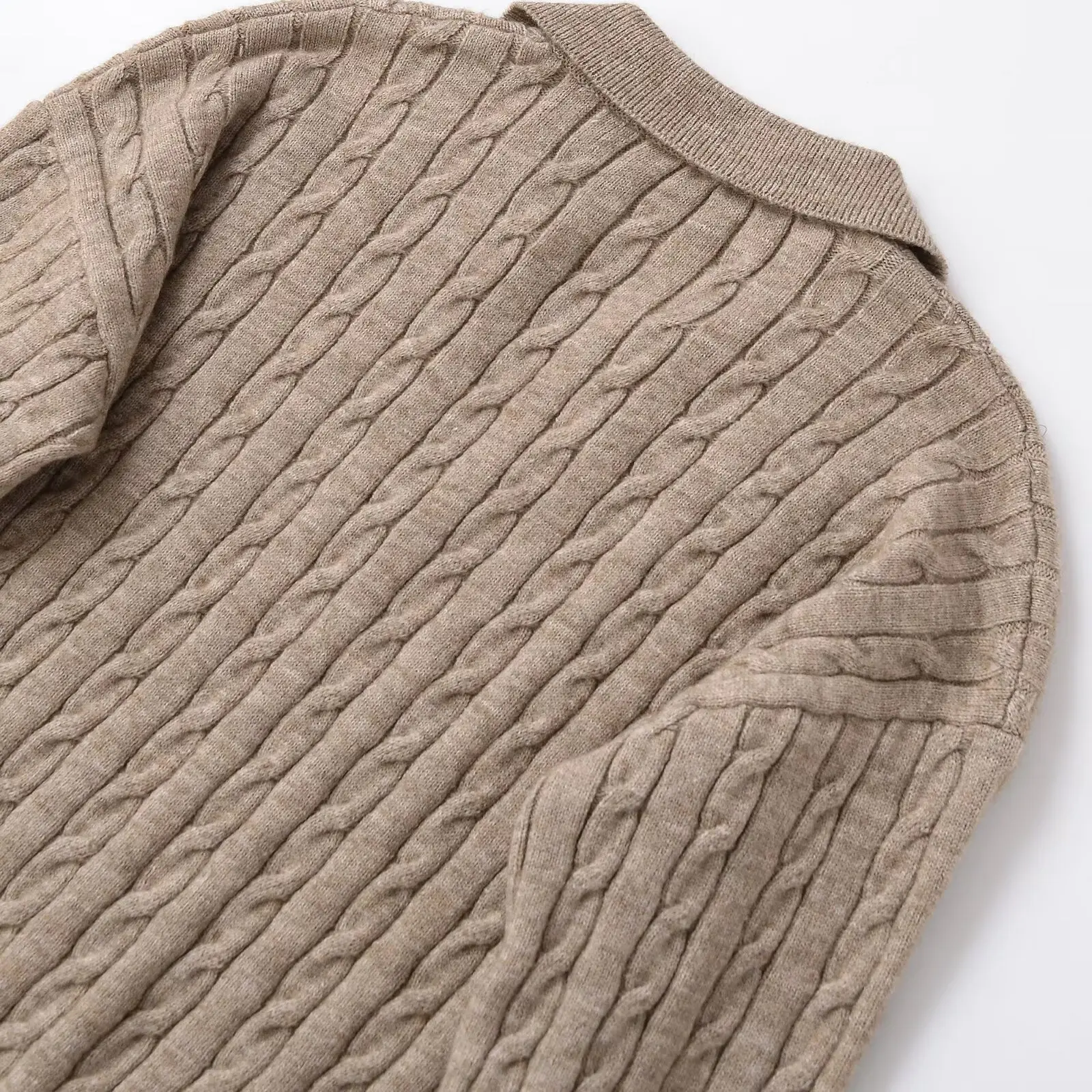 เสื้อสเวตเตอร์ถักไหมพรมแบบเรียบง่ายทันสมัย แขนยาว แปดเส้นใย สำหรับผู้หญิง ผลิตจากเส้นใยโพลีเอสเตอร์คุณภาพพรีเมียม คอปกพับได้...