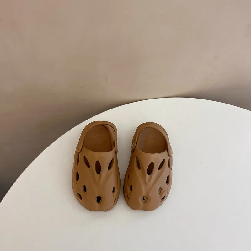 Chaussures d'été pour enfants, pantoufles à enfiler pour garçons et filles, chaussures de plage pour bébés, coordonnantes, décontractées, à la mode, 2024