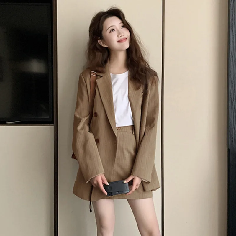 HKSH Primavera Autunno Nuove donne Abiti a righe Tendenza Stile coreano Giacca con bottoni Elegante Casual Ins Gonna corta Set a due pezzi HK12645