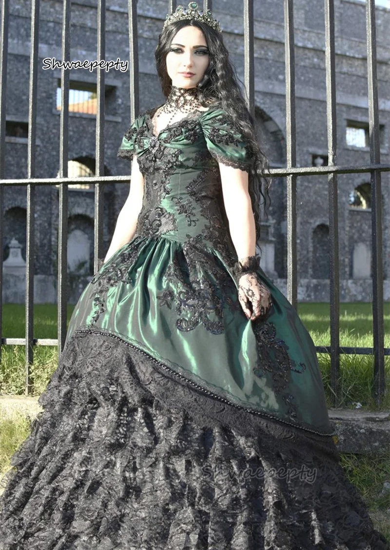 Stempunk Gothic Wedding Dresses Short Sleeves Lace Tiered Black And Green Beading Vintage Wedding Gowns For Women Customized