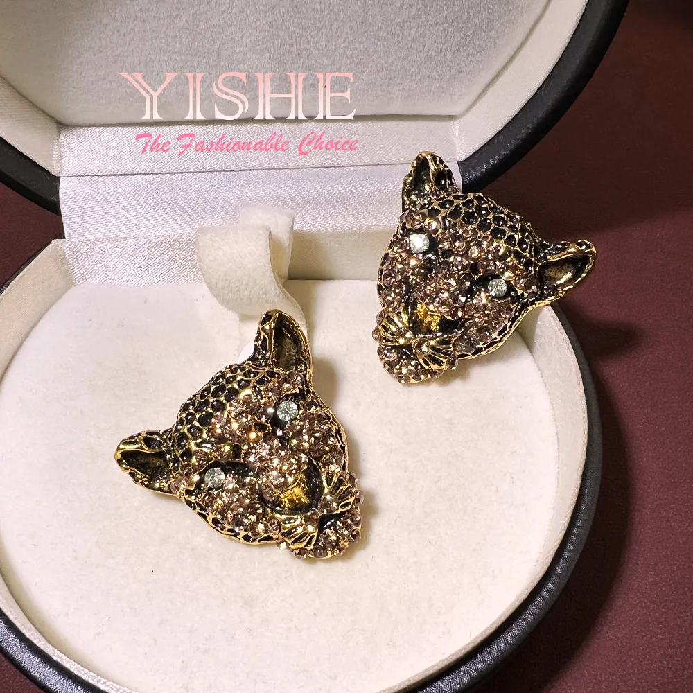 Original Czech diamond leopard head stud earrings haute couture catwalk fashion versatile, high-end cross-border hot sales, retr