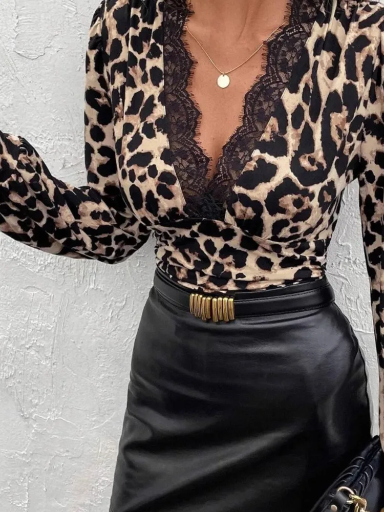 2026 New Autumn And Winter Women's Top Fashionable, Comfortable, Casual Temperament, Versatile For Commuting, Simple Lace Top