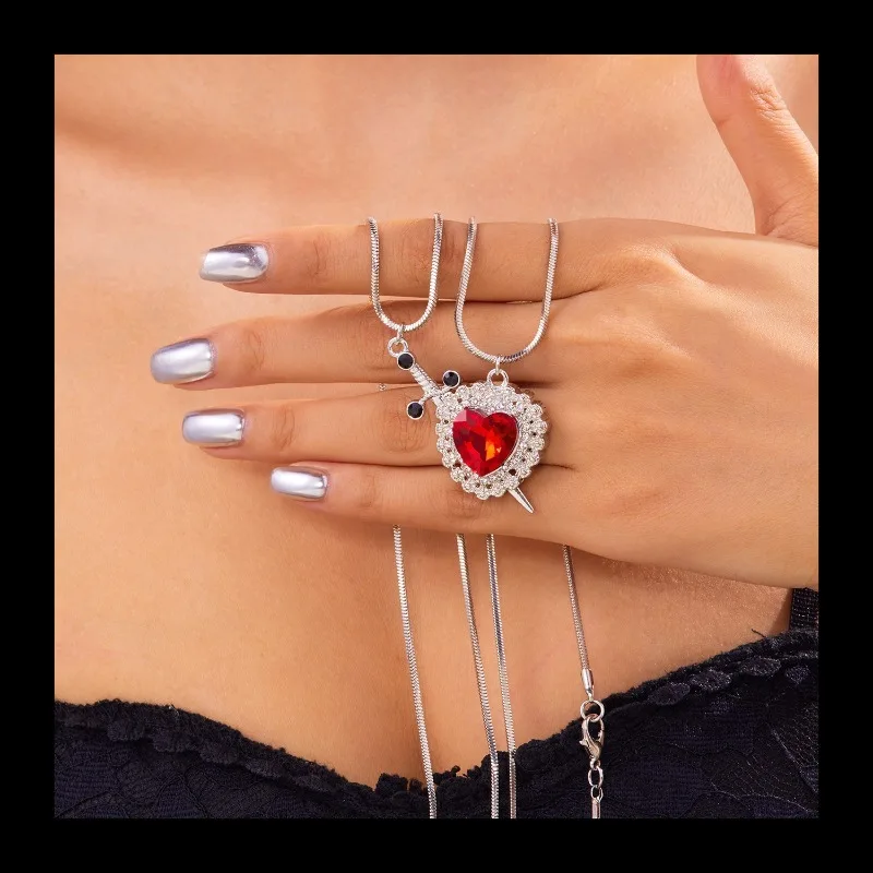 بسيطة السيف الحب الماس مجموعة قلادة قلادة القوطي الشرير نمط واحد السيف ثقب القلب زوجين مجموعة قلادة