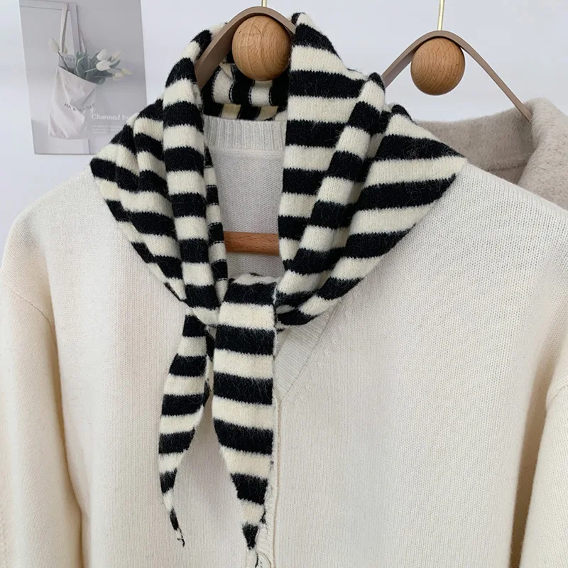 Korean Classic Striped Niche Triangle Scarf for Women Winter Fashionable Knitted High-end Scarf Headband Shoulder