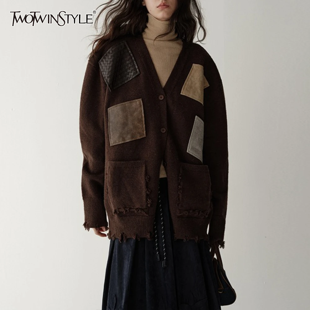 

TWOTWINSTYLE однотонный корейский свитер с карманами, женский свободный свитер с v-образным вырезом и длинными рукавами, элитные женские свитера, осенняя мода, новинка